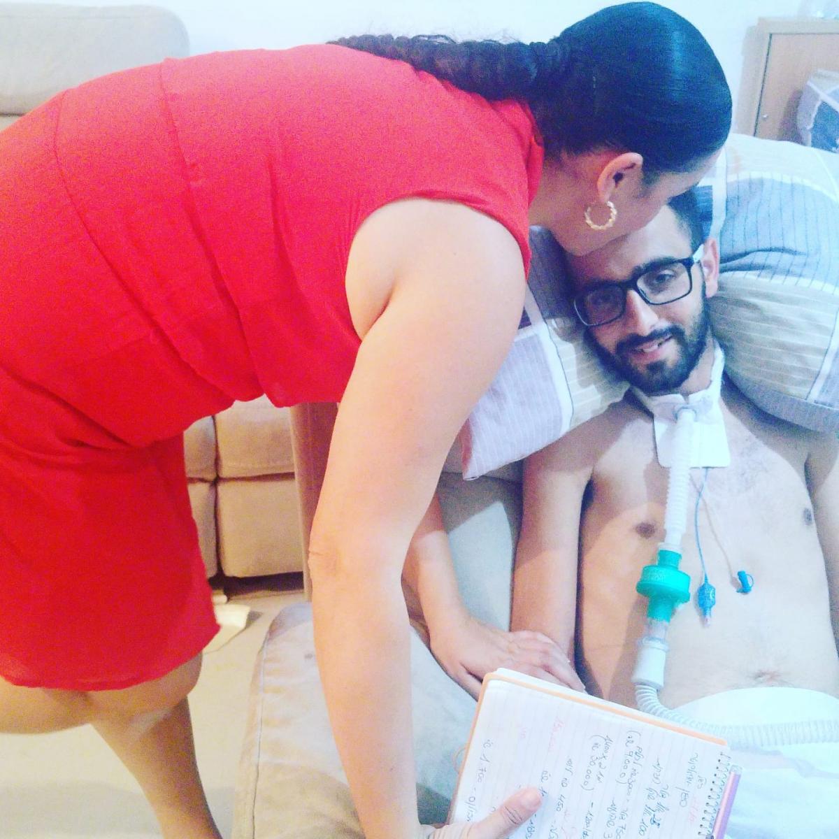 ציפורה חלפון, שליוותה את המשפחה ואת עמוס (צילום: פייסבוק)